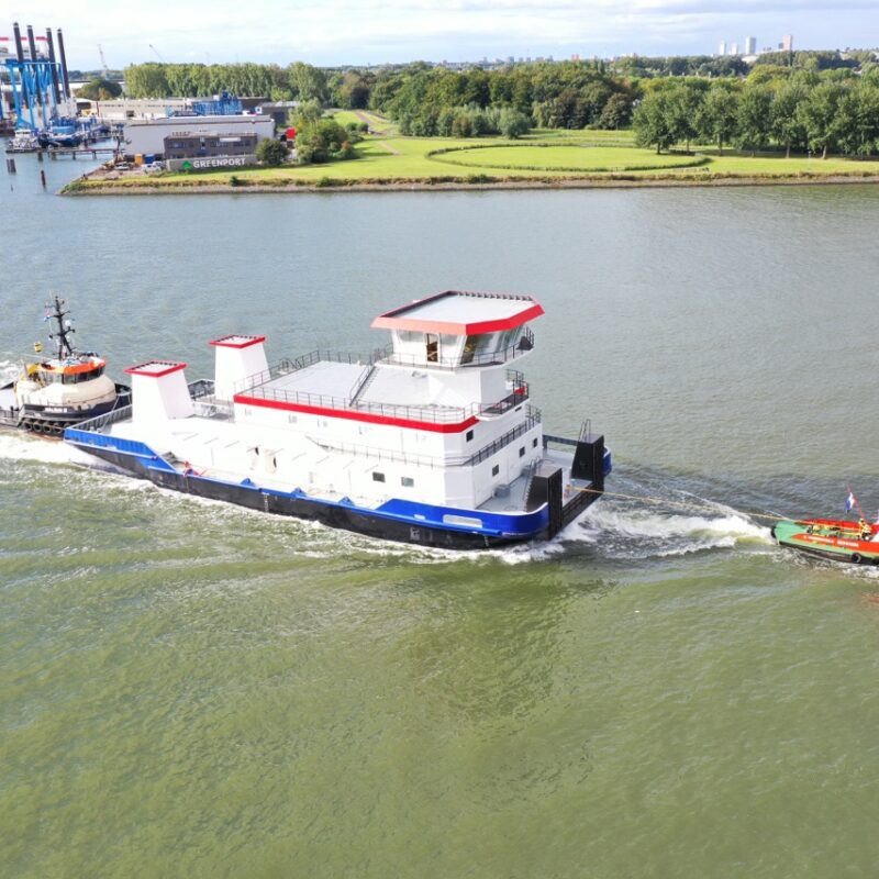 river pusher arrives in rotterdam port, concordia damen, girona sa, river pusher arriveert in rotterdamse haven