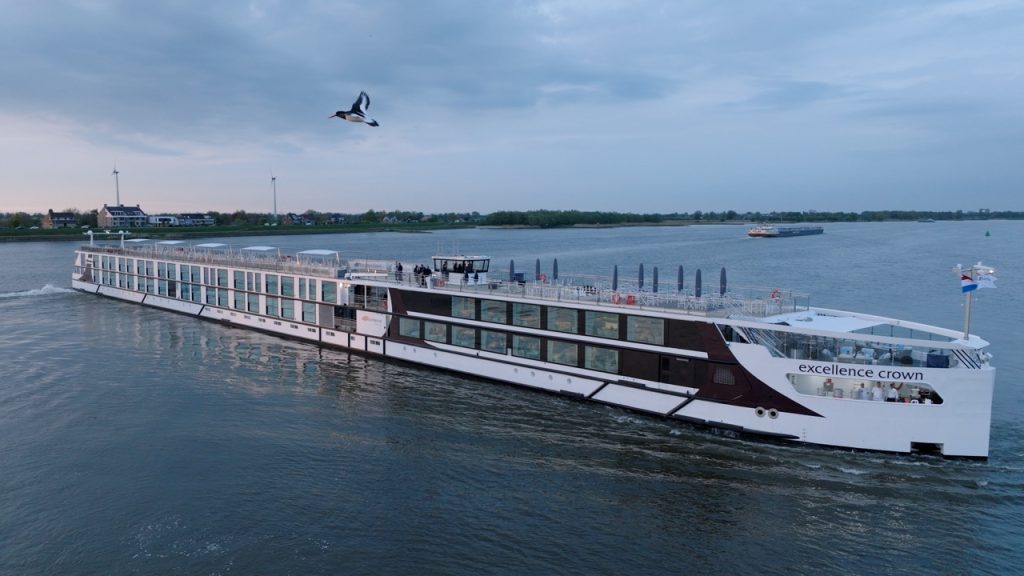 river cruise 135, twerenbold, excellence crown