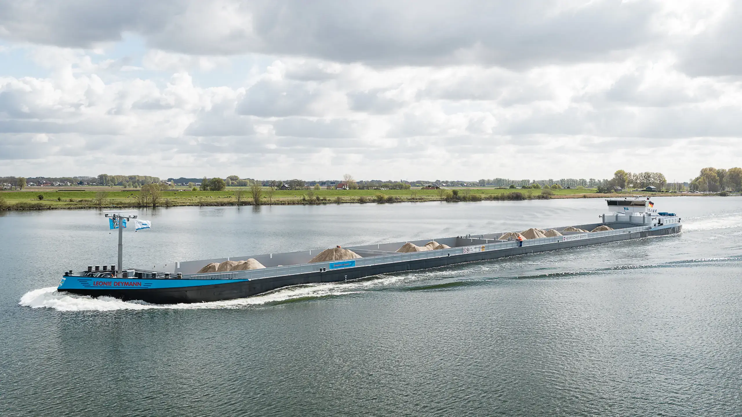 Leonie Deymann, Dry Cargo